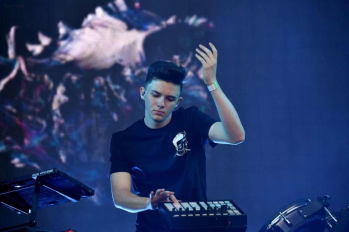 petit biscuit concert londres