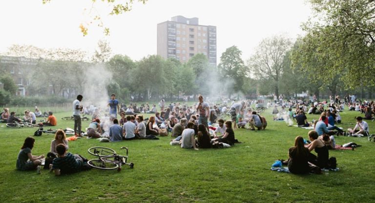 London Fields Barbecue ©eveningstandard