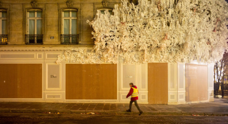 Manifestation gilets jaunes article La Croix