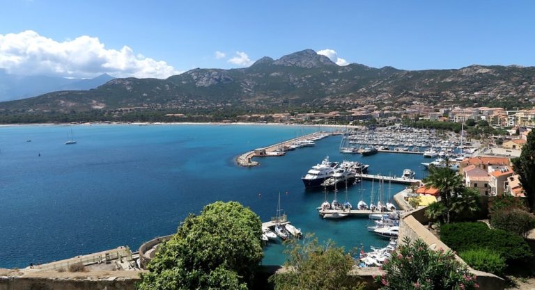 envolez-vous pour calvi avec air corsica