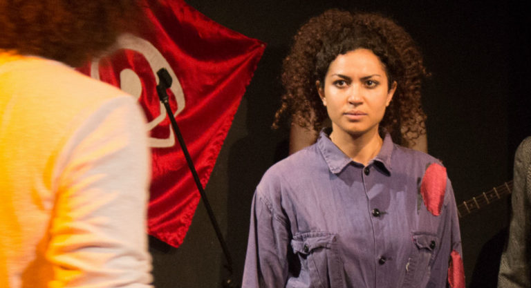 Meena Rayann dans "Les Mouches"