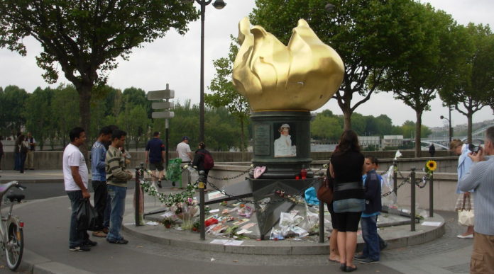 pont alma place diana princesse galles paris