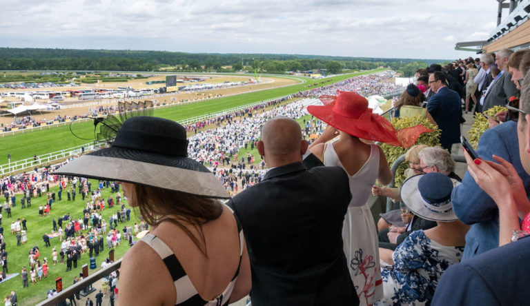 question bete pourquoi porter chapeau courses hippiques ascot