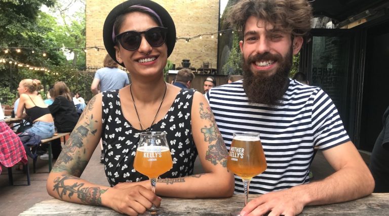 Sandy Sohal et Florian Fernandes hoppin rabbit promotion bieres francaises artisanales royaume-uni