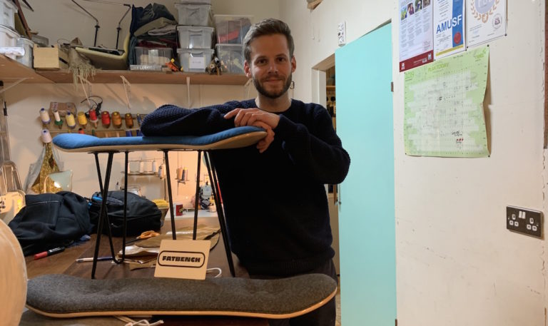 Fatbench est une marque de tabourets faits à partir d'un skateboard, lancée par un Français à Shoreditch.