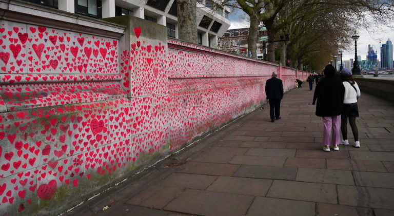 memorial mur covid londres
