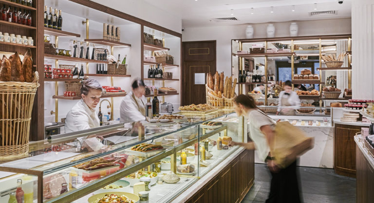 Ces deux restaurants français rendent hommage à Joël Robuchon à Londres