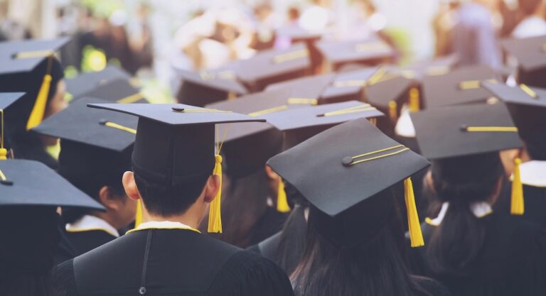 Continuer ses études supérieures en France en école de commerce : session d’information gratuite