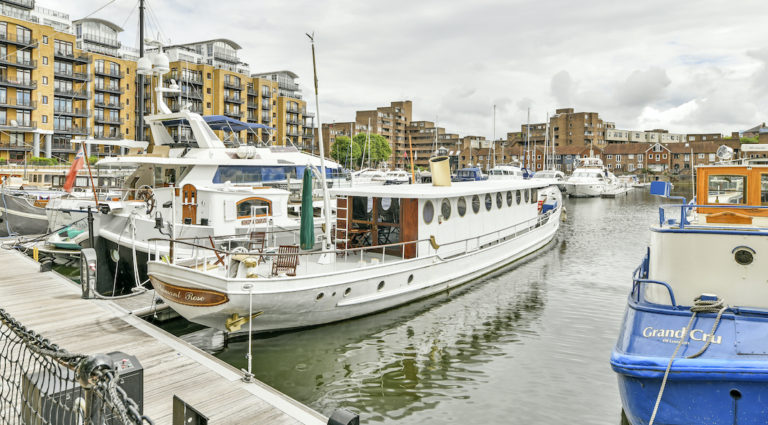 bateau edith piaf londres exterieur