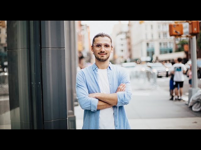 French Boss, Corentin Macias : « Des lunettes cinq fois moins chères et fabriquées quatre cents fois plus vite ».