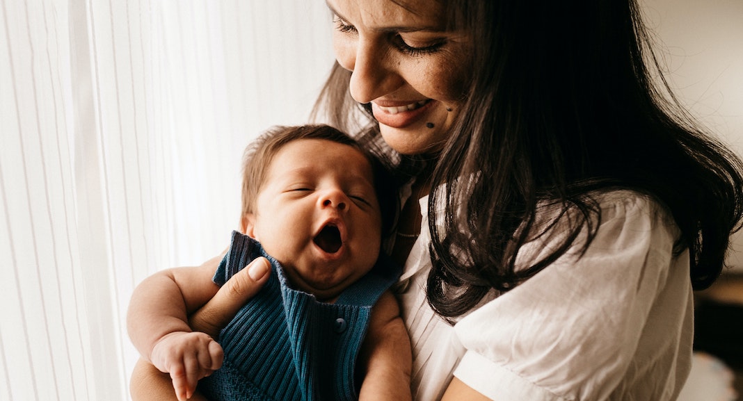 Le suivi postnatal au Royaume-Uni, mode d’emploi