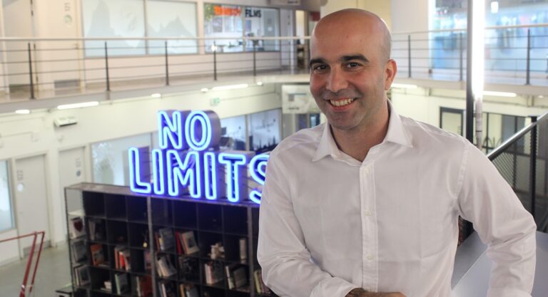 Cyrus Tchahardehi veut prouver que les nouvelles technologies peuvent apporter beaucoup à la médecine