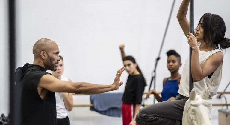Benoit-Swan-Pouffer-leading-rehearsals