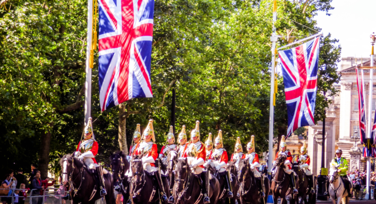 Non, tous les Britanniques n’idolâtrent pas la couronne d’Angleterre