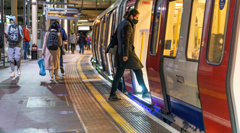 metro-londres-mind-the-gap