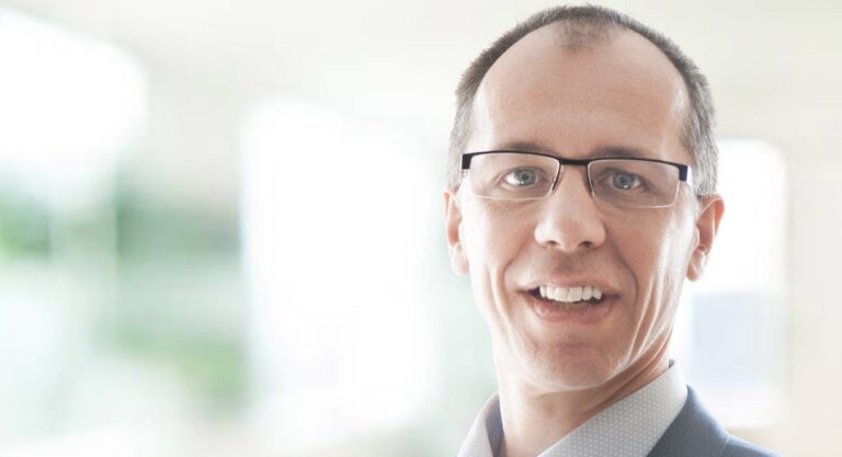 Fred Rivard, fondateur de MicroEJ, fait tourner les applications des objets connectés du quotidien