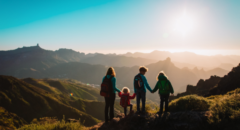 Les enfants et l’expatriation : vos questions à Adélaïde Fulconis
