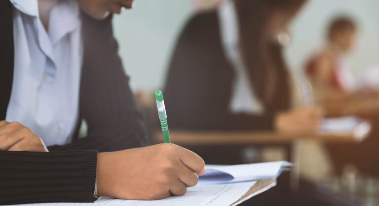 Où apprendre l’anglais sans se ruiner à Londres ?
