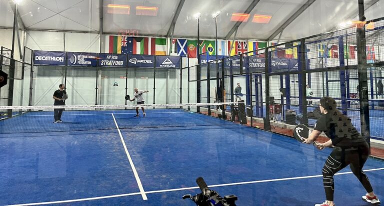 On a testé le Padel, un sport qui prend de l’ampleur au Royaume-Uni