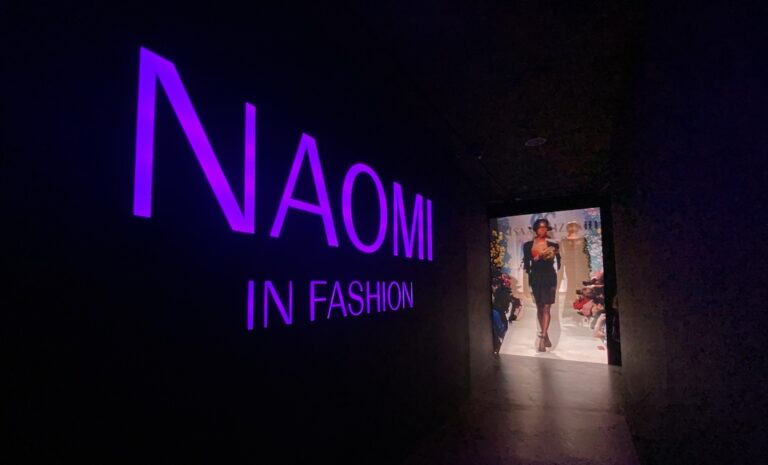 Sur les traces de la supermodel Naomi Campbell au V&A