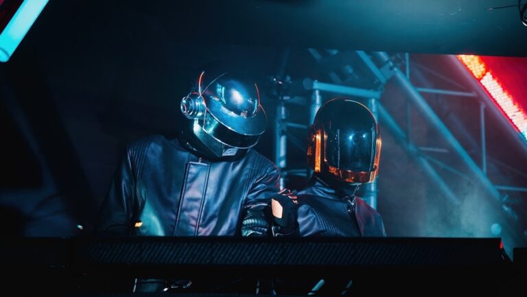 Les Daft Funk Live rendent hommage aux Daft Punk