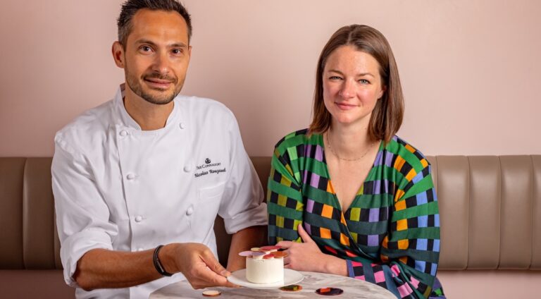 Pour Frieze London, le chef pâtissier Nicolas Rouzaud lance une création originale avec l’artiste britannique Liz West