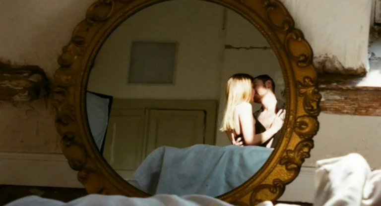 Divan d’ailleurs : amour et expatriation